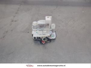 O209455 Gebruikte portierslot mechaniek 2deurs links Fiat 500