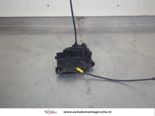 O209475 Gebruikte deurslot mechaniek 2deurs links Renault Kangoo