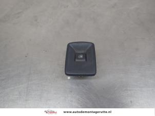 O209483 Gebruikte schakelaar elektrisch raam Renault Kangoo