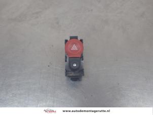 O209484 Gebruikte gevarenlicht schakelaar Renault Kangoo