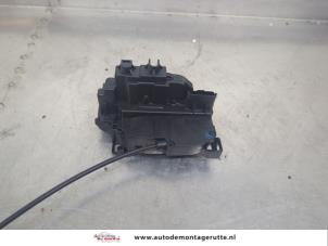 O209496 Gebruikte schuifdeur slotmechaniek rechts Renault Kangoo
