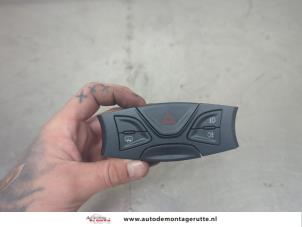 O209569 Gebruikte gevarenlicht schakelaar Ford KA