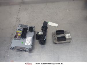 O209570 Gebruikte contactslot + computer Ford KA