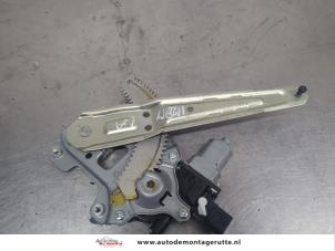 O209585 Gebruikte ruitmechaniek 4deurs links-achter Mitsubishi Lancer