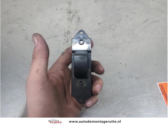 Gebruikte Schakelaar Elektrisch Raam Mitsubishi Lancer O209595