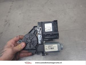 O209606 Gebruikte portierruitmotor Volkswagen Touran