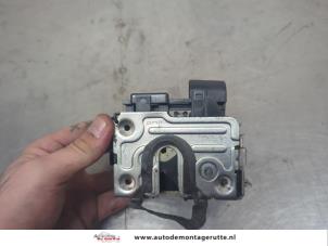 O209612 Gebruikte slotmechaniek portier 4deurs links-voor Dacia Sandero