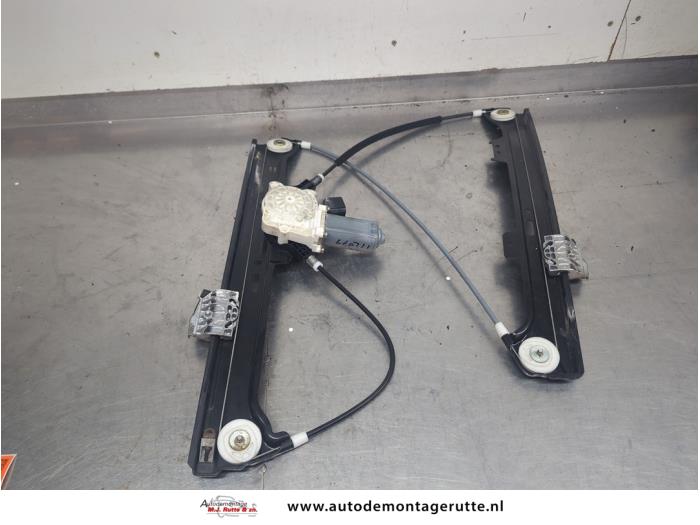 Gebruikte Ruitmechaniek 4Deurs links-voor BMW 5-Serie O209623