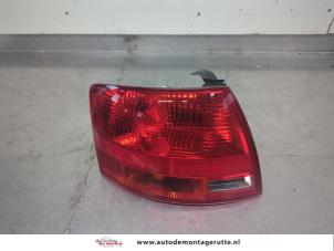O209627 Gebruikte achterlicht links Audi A4