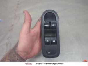 O209637 Gebruikte combischakelaar ramen Renault Megane