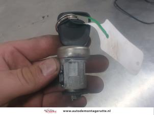 O209644 Gebruikte cilinderslot portier links Ford Focus