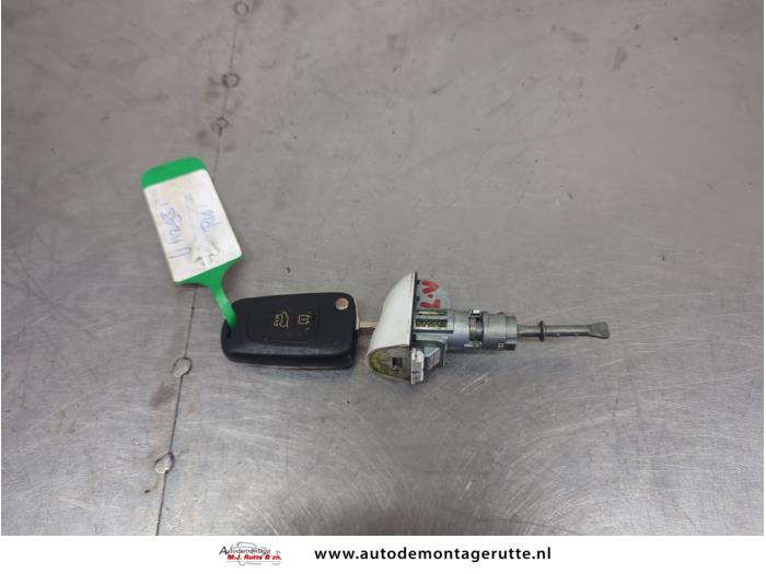 Gebruikte Cilinderslot Portier links Kia Rio O209657
