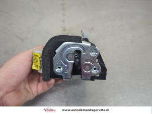O209659 Gebruikte slotmechaniek portier 4deurs rechts-achter Kia Rio