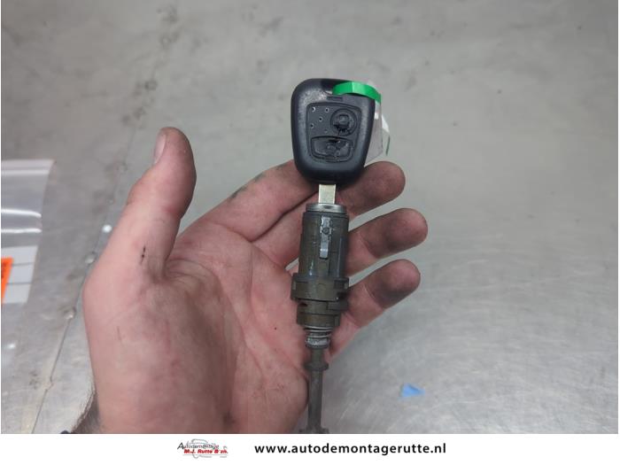 Gebruikte Portierslot Cilinder links Citroen C3 O209665