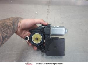 O209732 Gebruikte portierruitmotor Volkswagen Touran