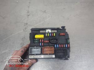 O209755 Gebruikte zekeringkast Peugeot 207