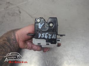 O209765 Gebruikte achterklep slotmechaniek Renault Clio