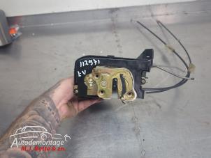 O209783 Gebruikte deurslot mechaniek 4deurs links-voor Mazda 2
