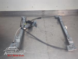O209792 Gebruikte ruitmechaniek 2deurs rechts-voor Renault Kangoo