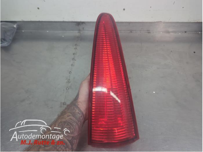 Gebruikte Achterklep reflector rechts Renault Kangoo O209795