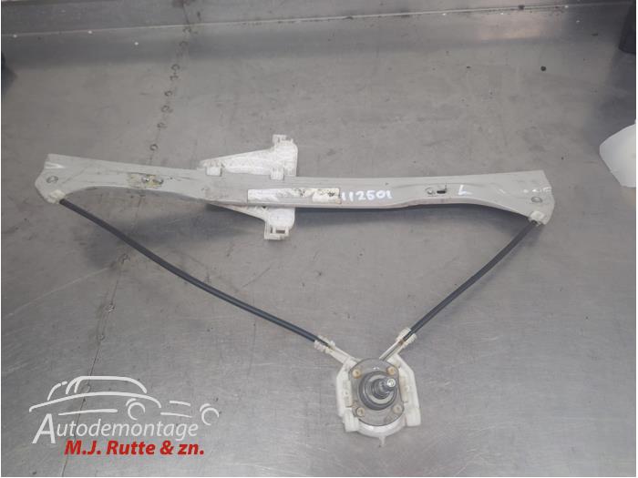 Gebruikte Ruitmechaniek 2Deurs links-voor Volkswagen Fox O209804