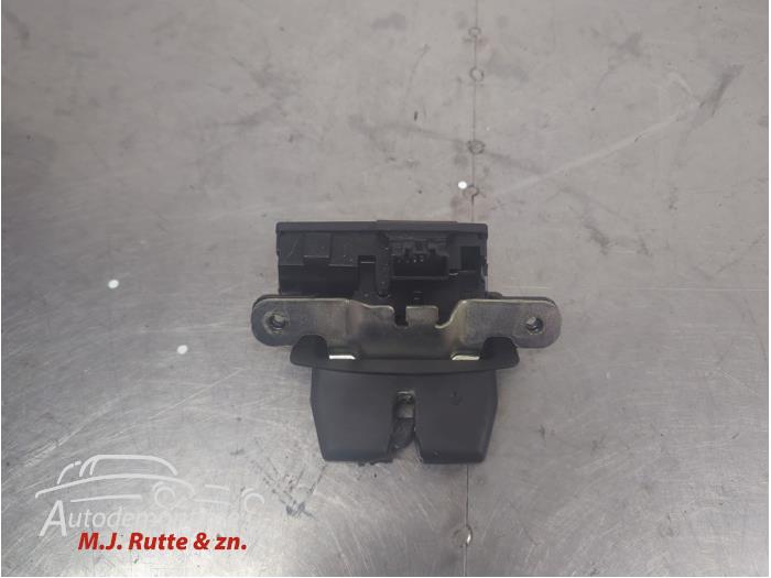Gebruikte Achterklep Slotvanger Ford Fiesta O209828