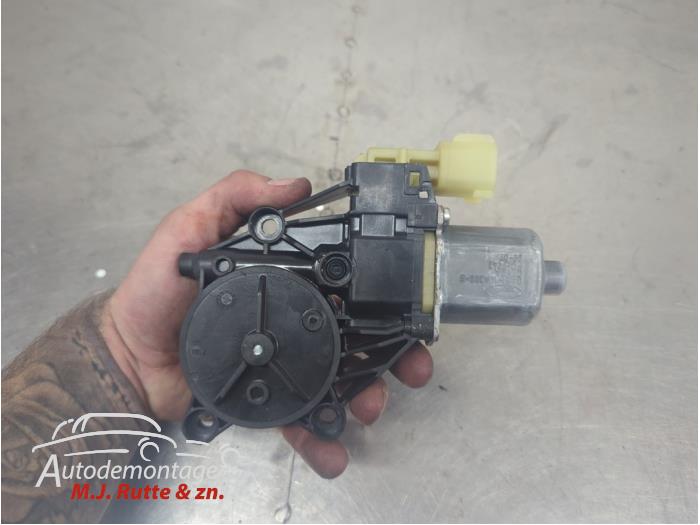 Gebruikte Portierruitmotor Ford Fiesta O209830