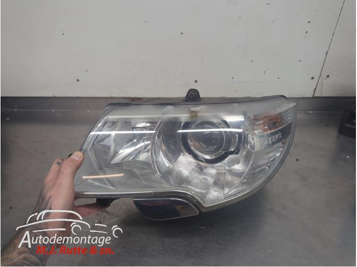Gebruikte Linker Koplamp Skoda Superb O209873
