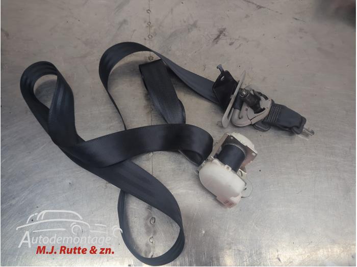 Gebruikte Veiligheidsgordel midden-achter Toyota Yaris O209898