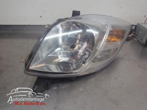 O209899 Gebruikte rechter koplamp Toyota Yaris