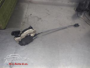O209931 Gebruikte slotmechaniek portier 2deurs rechts Volkswagen Golf