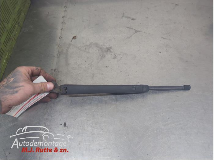 Gebruikte Ruitenwisserarm achter Volkswagen Golf O209943