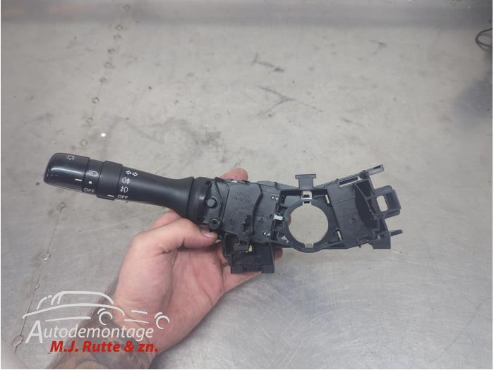 Gebruikte Schakelaar Richtingaanwijzer Toyota Yaris O209954