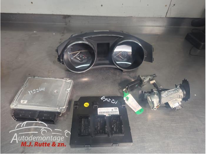 Gebruikte Contactslot + computer Skoda Superb O209958