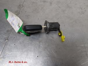O209962 Gebruikte portierslot cilinder links Peugeot 107