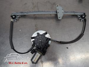 O209985 Gebruikte ruitmechaniek 4deurs links-voor Opel Agila