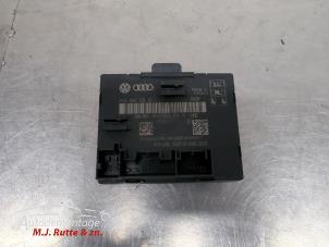 O210009 Gebruikte comfort module Skoda Superb