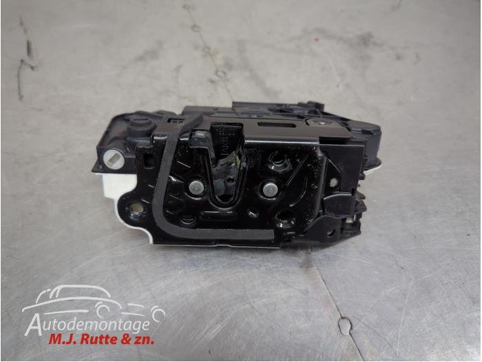 Gebruikte Deurslot Mechaniek 4Deurs links-achter Skoda Superb O210012