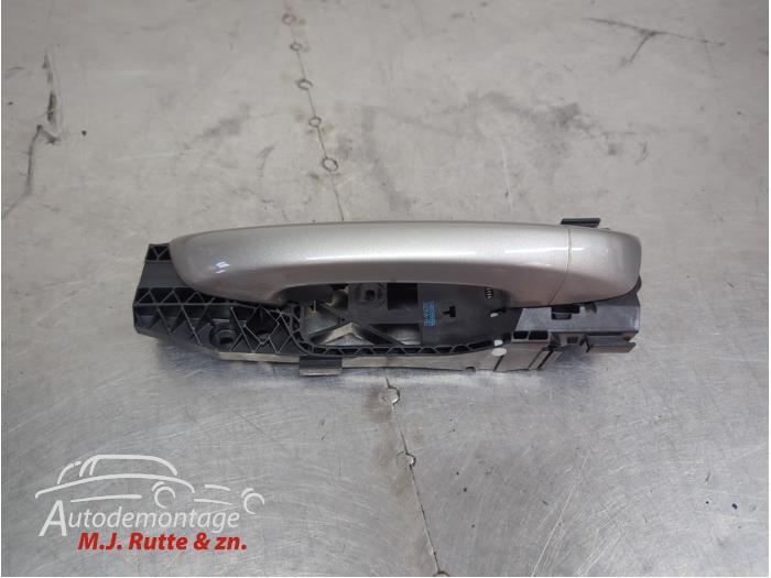 Gebruikte Portiergreep 4Deurs links-achter Skoda Superb O210015