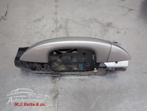 O210016 Gebruikte portiergreep 4deurs rechts-voor Skoda Superb