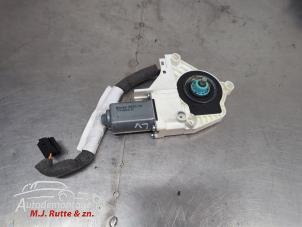 O210019 Gebruikte motor electrisch raam Skoda Superb