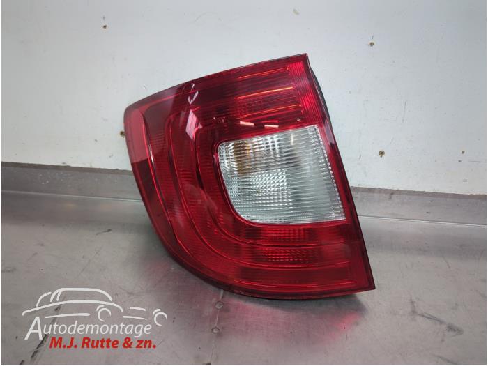 Gebruikte Achterlicht links Skoda Superb O210030