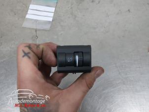 O210042 Gebruikte schakelaar koplamp ihv Skoda Superb
