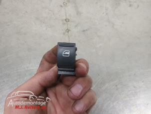 O210049 Gebruikte elektrisch raam schakelaar Skoda Superb