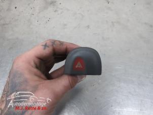 O210065 Gebruikte alarmlicht schakelaar Renault Megane Scenic
