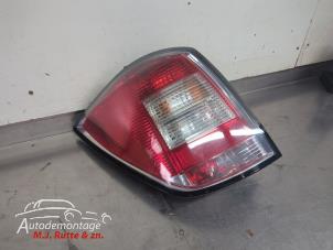 O210079 Gebruikte achterlicht links Opel Astra