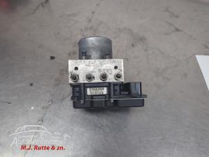O210113 Gebruikte abs pomp Opel Corsa