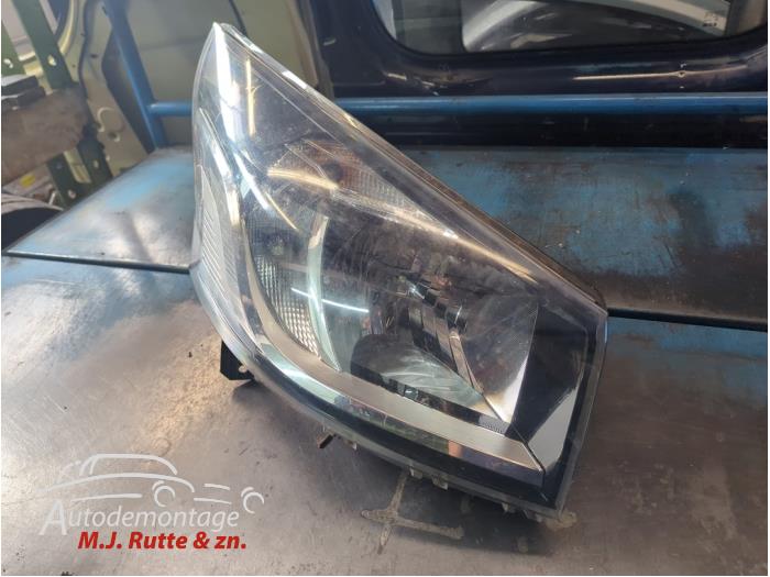 Gebruikte Koplamp rechts Renault Trafic O210121