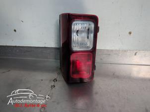 O210152 Gebruikte achterlicht links Renault Trafic