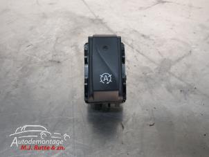 O210154 Gebruikte asr schakelaar Renault Trafic